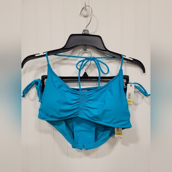 Turquoise Bikini - Picture 4 of 5